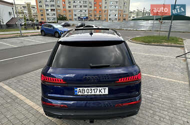 Позашляховик / Кросовер Audi Q7 2020 в 