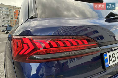 Позашляховик / Кросовер Audi Q7 2020 в 