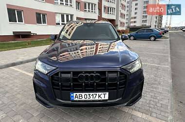 Позашляховик / Кросовер Audi Q7 2020 в 