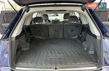 Позашляховик / Кросовер Audi Q7 2020 в 