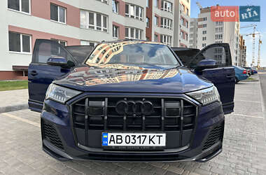 Позашляховик / Кросовер Audi Q7 2020 в 