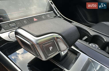 Позашляховик / Кросовер Audi Q7 2020 в 