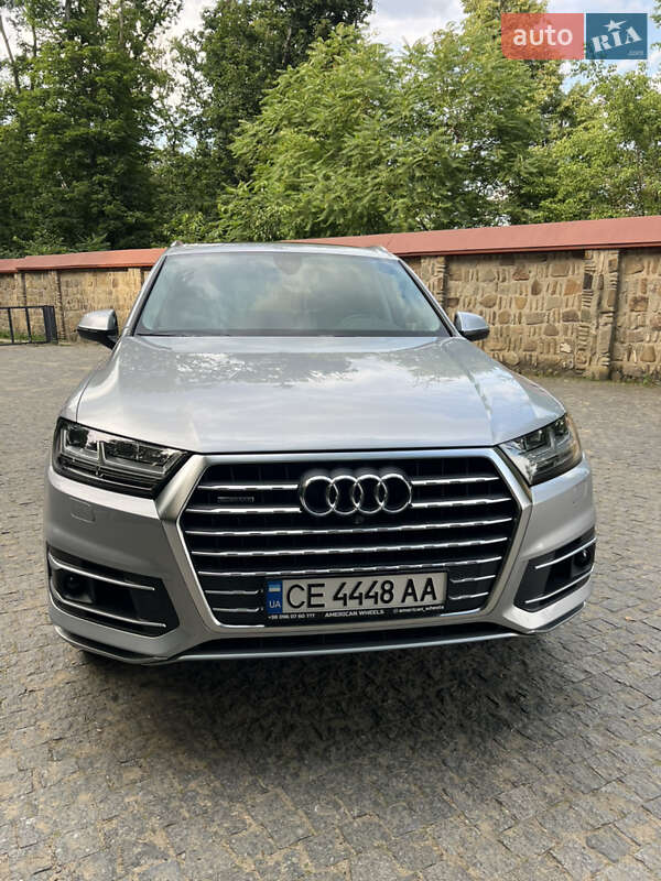 Позашляховик / Кросовер Audi Q7 2017 в Чернівцях
