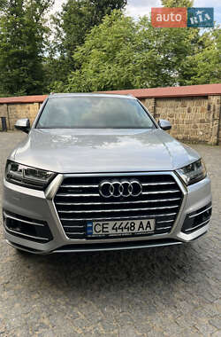 Внедорожник / Кроссовер Audi Q7 2017 в 