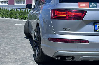 Внедорожник / Кроссовер Audi Q7 2017 в 