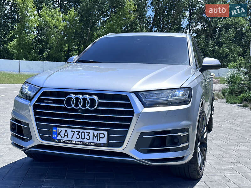 Позашляховик / Кросовер Audi Q7 2017 в Луцьку