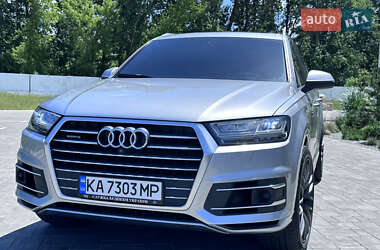 Внедорожник / Кроссовер Audi Q7 2017 в 