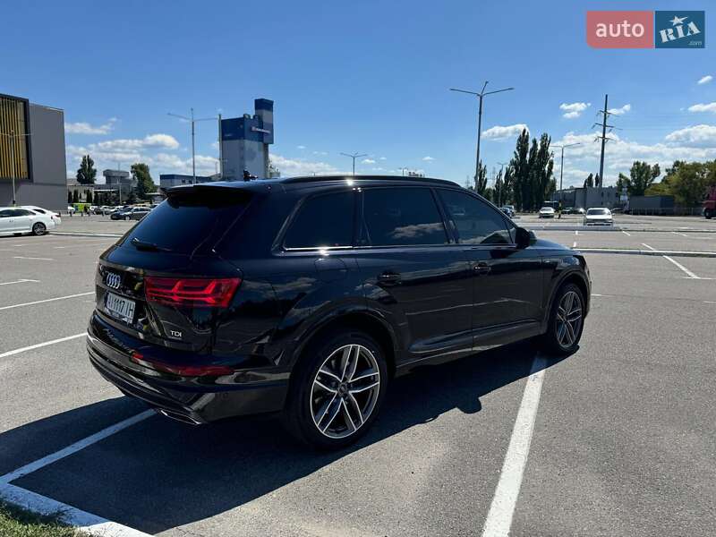 Позашляховик / Кросовер Audi Q7 2018 в Києві