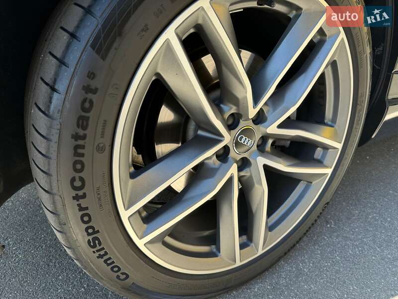 Позашляховик / Кросовер Audi Q7 2018 в Києві