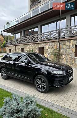 Внедорожник / Кроссовер Audi Q7 2018 в 