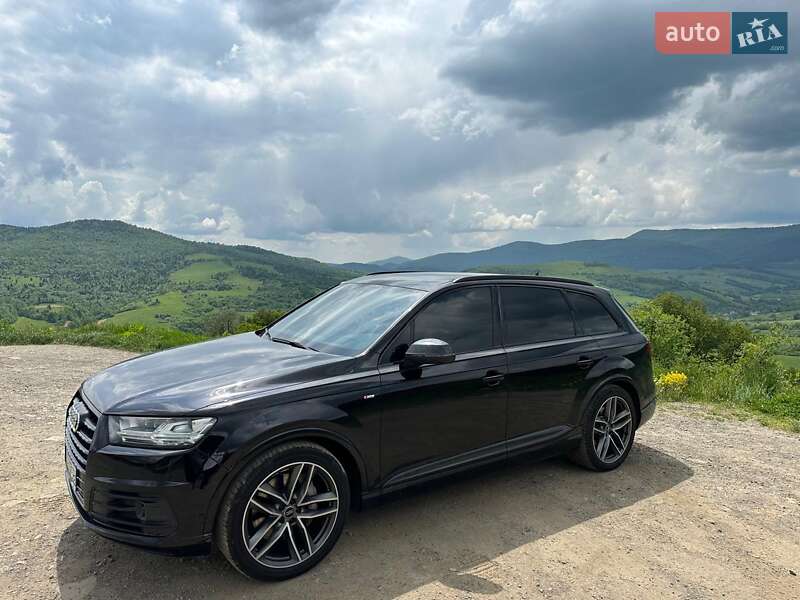 Позашляховик / Кросовер Audi Q7 2018 в Києві