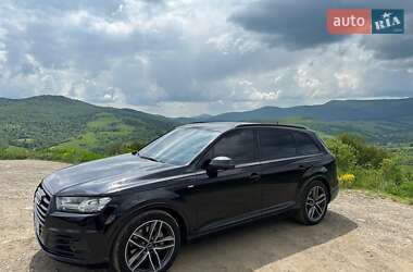 Внедорожник / Кроссовер Audi Q7 2018 в 