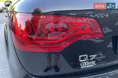 Позашляховик / Кросовер Audi Q7 2014 в 