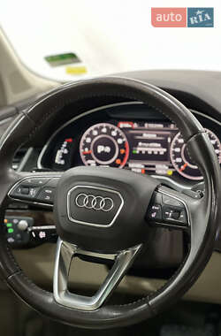 Внедорожник / Кроссовер Audi Q7 2017 в 