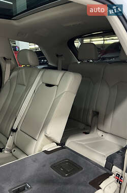 Внедорожник / Кроссовер Audi Q7 2017 в 