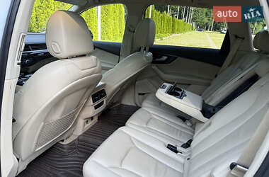 Внедорожник / Кроссовер Audi Q7 2018 в 