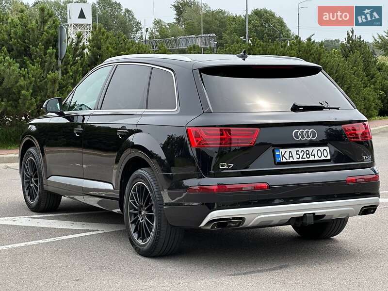 Позашляховик / Кросовер Audi Q7 2017 в Києві