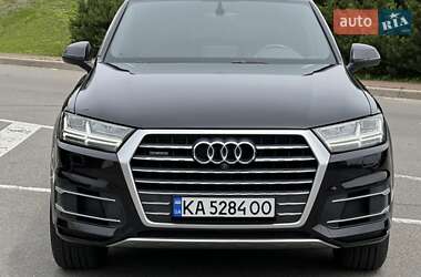 Внедорожник / Кроссовер Audi Q7 2017 в 