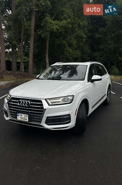 Позашляховик / Кросовер Audi Q7 2017 в 