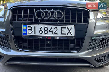 Позашляховик / Кросовер Audi Q7 2015 в 