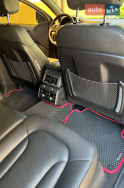 Позашляховик / Кросовер Audi Q7 2015 в 