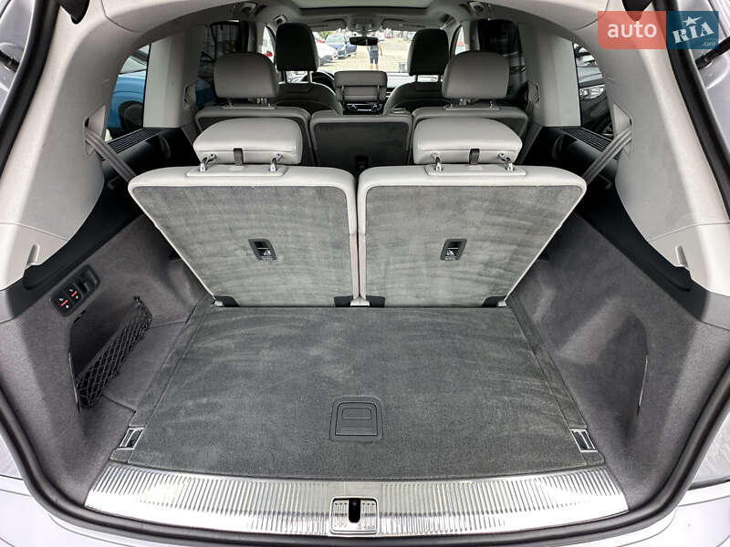 Позашляховик / Кросовер Audi Q7 2016 в Івано-Франківську