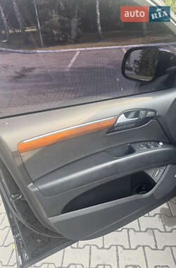 Позашляховик / Кросовер Audi Q7 2013 в 
