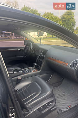 Позашляховик / Кросовер Audi Q7 2013 в 