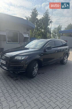Позашляховик / Кросовер Audi Q7 2013 в 