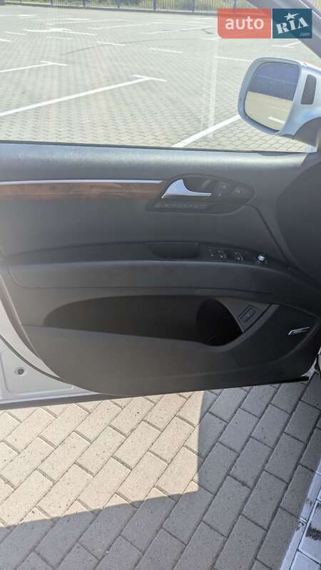 Внедорожник / Кроссовер Audi Q7 2014 в Нововолынске