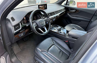 Позашляховик / Кросовер Audi Q7 2016 в 