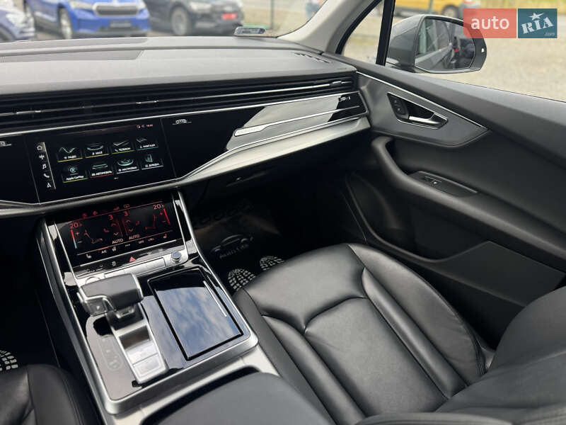 Позашляховик / Кросовер Audi Q7 2020 в Мукачевому