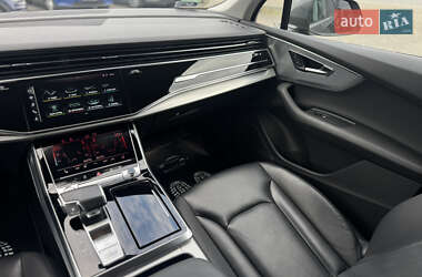 Внедорожник / Кроссовер Audi Q7 2020 в 