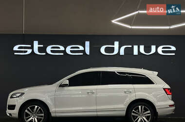 Позашляховик / Кросовер Audi Q7 2013 в 