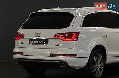 Позашляховик / Кросовер Audi Q7 2013 в 
