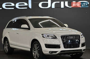 Позашляховик / Кросовер Audi Q7 2013 в 