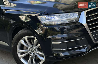 Позашляховик / Кросовер Audi Q7 2016 в 