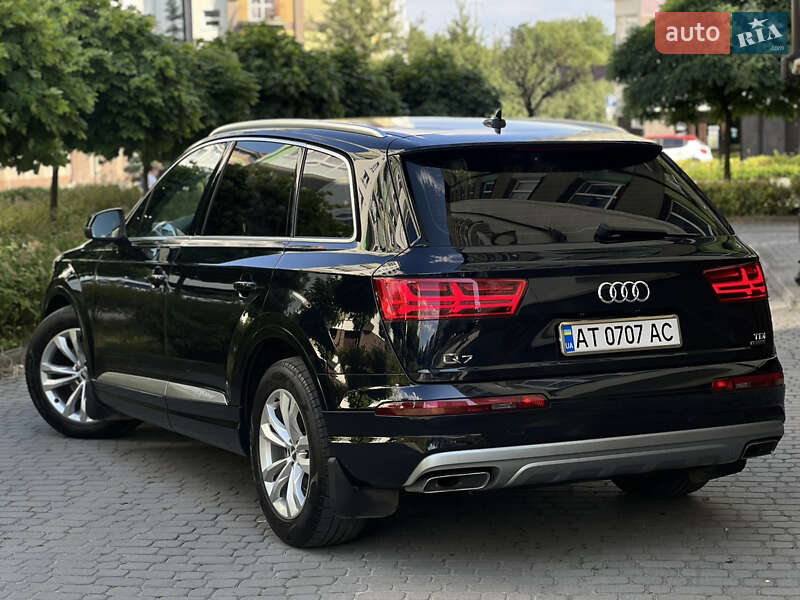 Позашляховик / Кросовер Audi Q7 2016 в Івано-Франківську