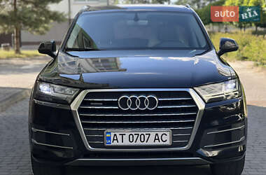 Позашляховик / Кросовер Audi Q7 2016 в 