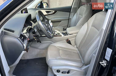 Позашляховик / Кросовер Audi Q7 2016 в 