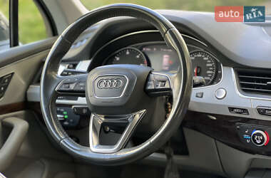 Позашляховик / Кросовер Audi Q7 2016 в 