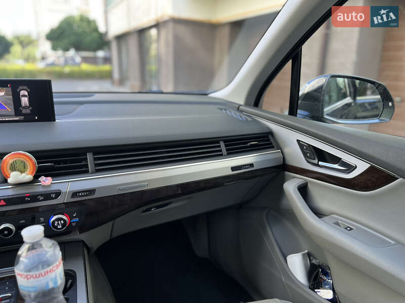 Позашляховик / Кросовер Audi Q7 2016 в Івано-Франківську