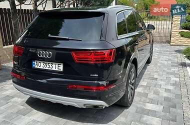 Внедорожник / Кроссовер Audi Q7 2016 в 