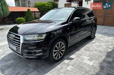 Внедорожник / Кроссовер Audi Q7 2016 в 