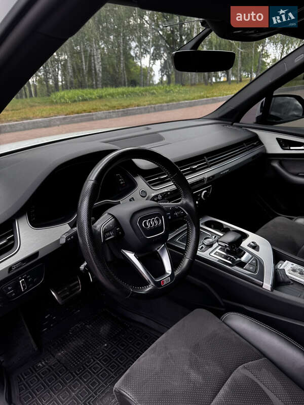 Позашляховик / Кросовер Audi Q7 2017 в Житомирі