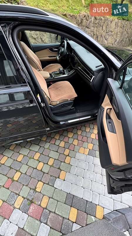 Внедорожник / Кроссовер Audi Q7 2021 в Воловце