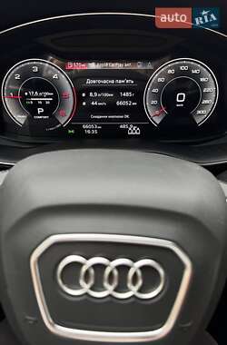 Позашляховик / Кросовер Audi Q7 2021 в 