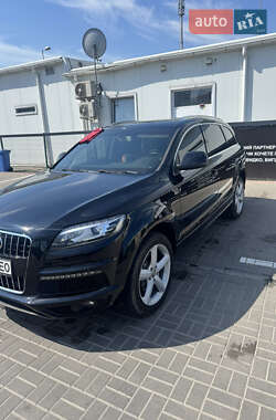 Позашляховик / Кросовер Audi Q7 2013 в 