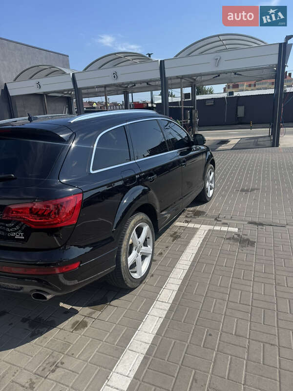 Позашляховик / Кросовер Audi Q7 2013 в Києві