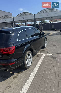 Позашляховик / Кросовер Audi Q7 2013 в 